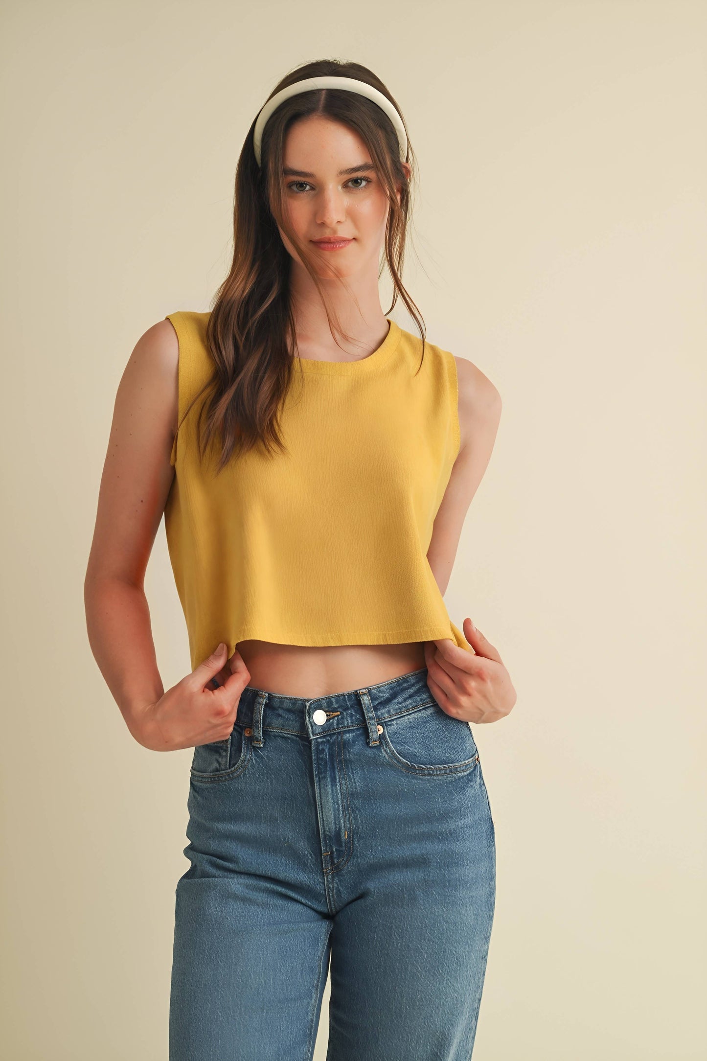BACK BOW TIE SLEEVELESS TOP