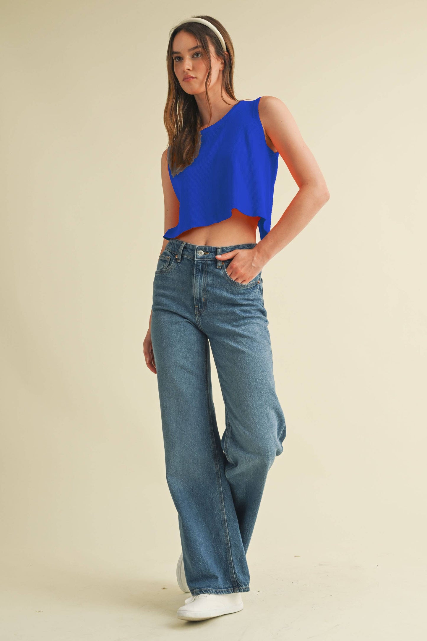 BACK BOW TIE SLEEVELESS TOP