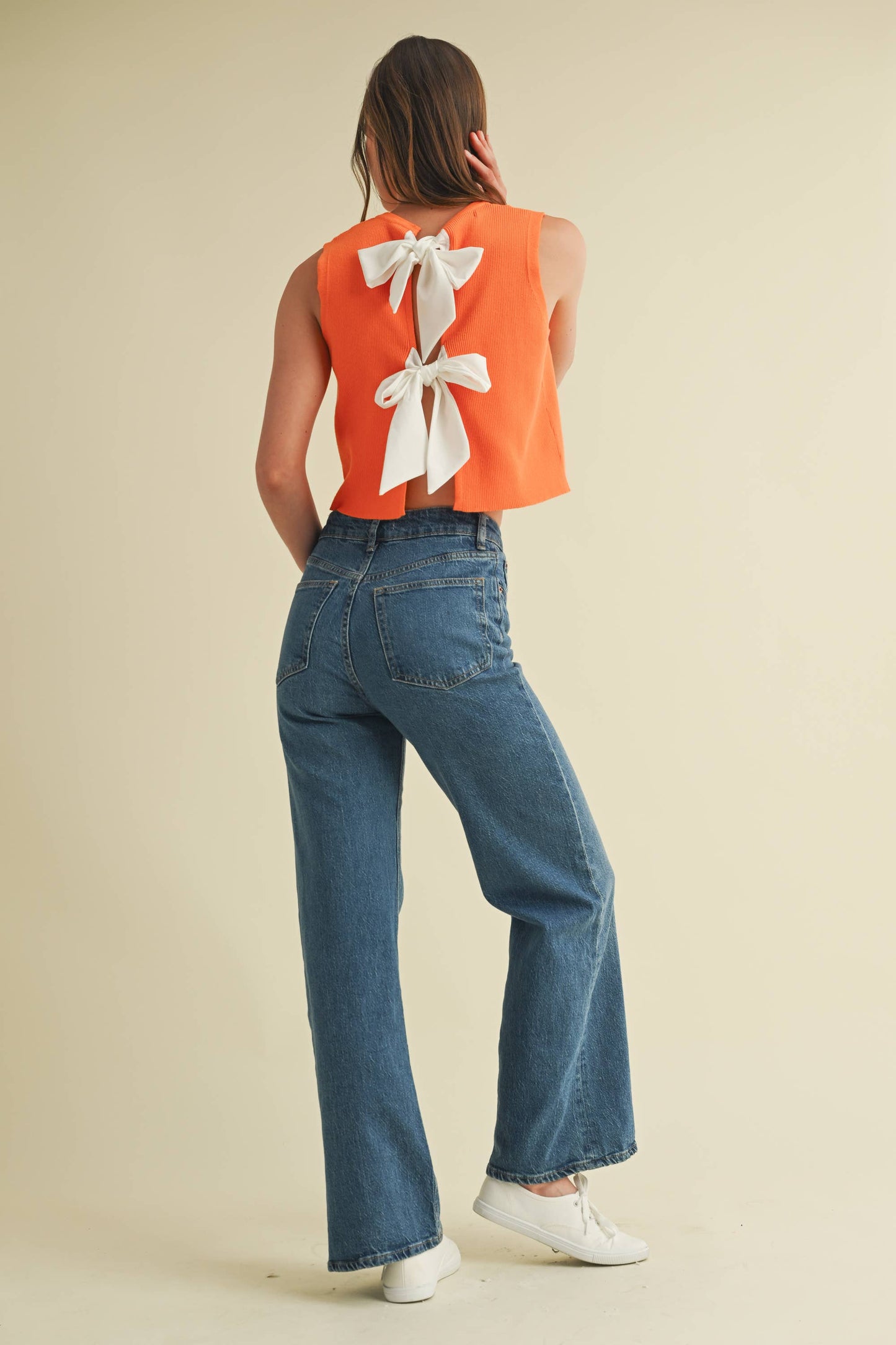 BACK BOW TIE SLEEVELESS TOP