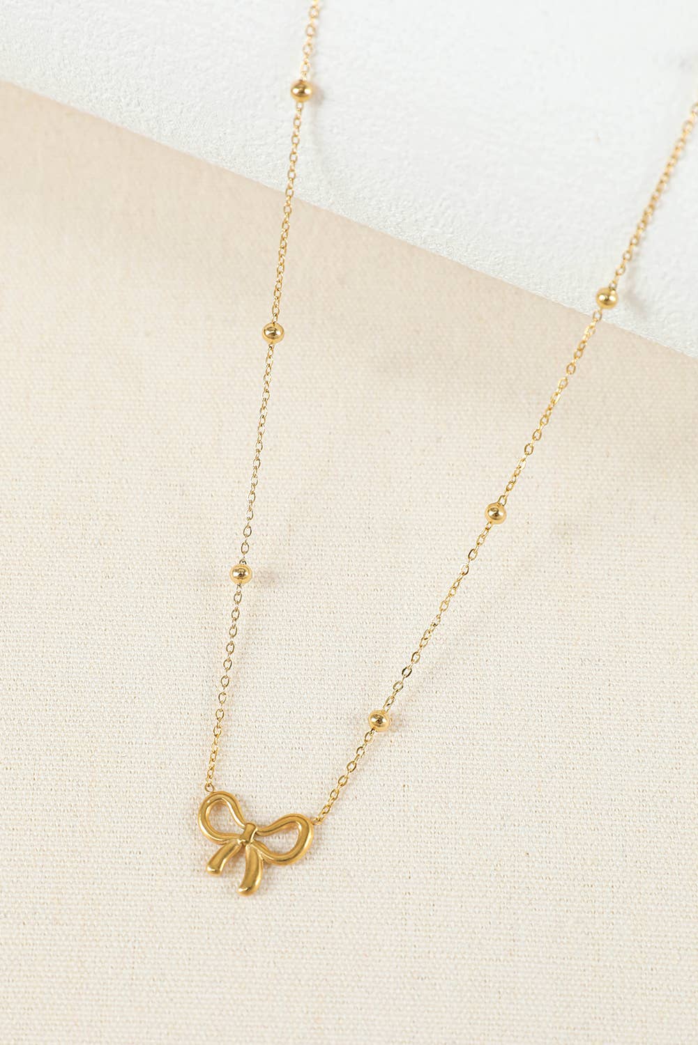 Bow Knot Pendant Choker Necklace